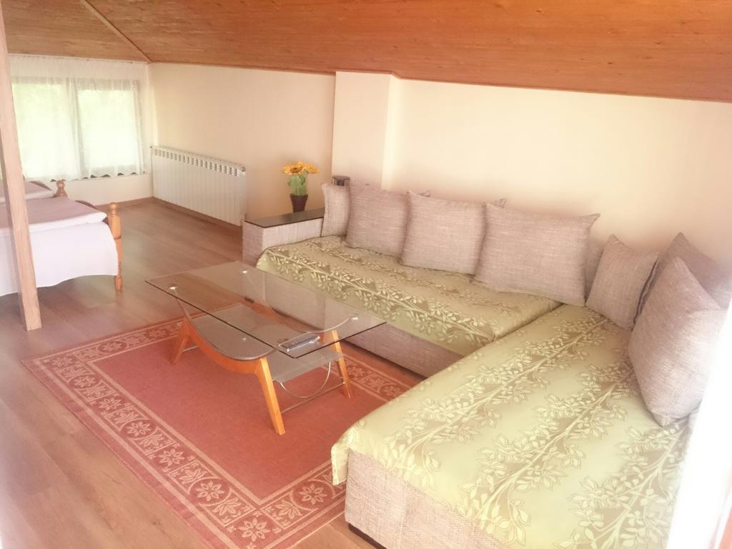 Guest House Koral Sozopol Ruang foto